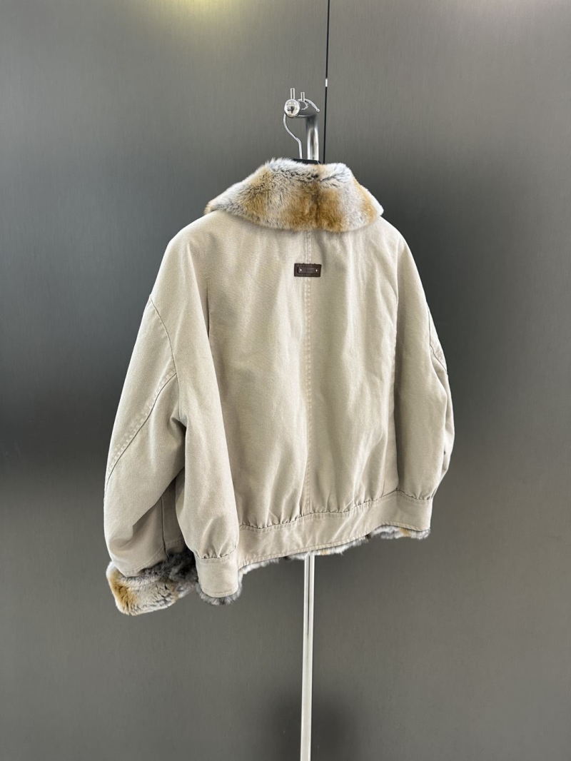 Ce1i*e outwears